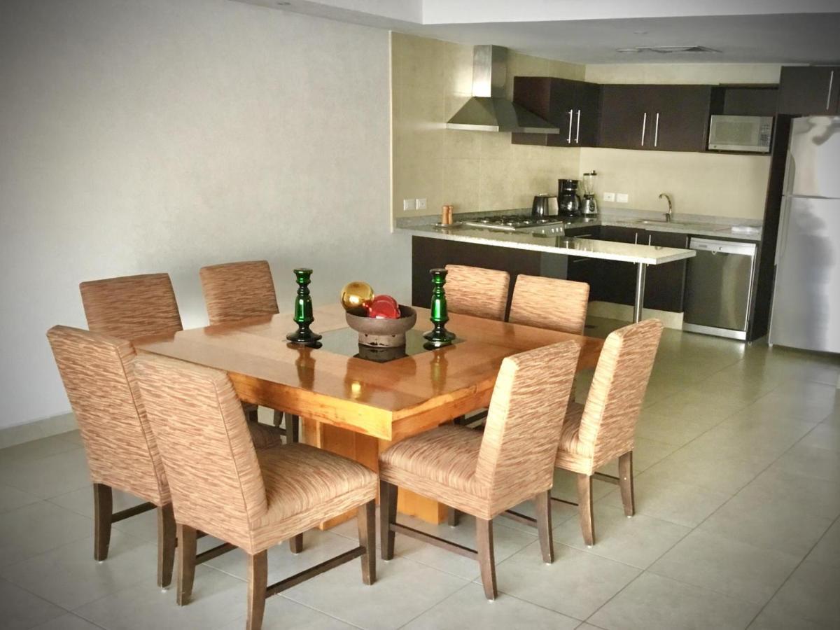 Apartamentos Grand Venetian Puerto Vallarta Exteriör bild