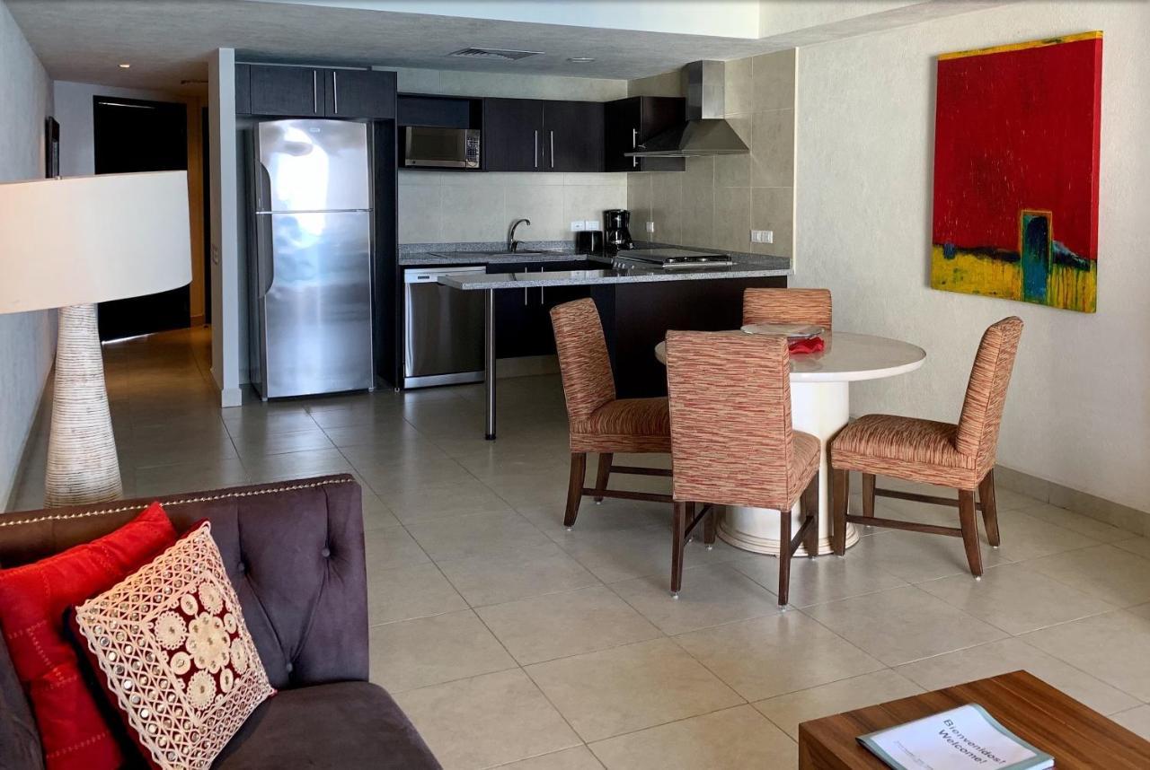 Apartamentos Grand Venetian Puerto Vallarta Exteriör bild