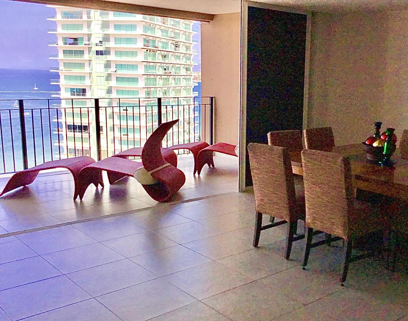 Apartamentos Grand Venetian Puerto Vallarta Rum bild